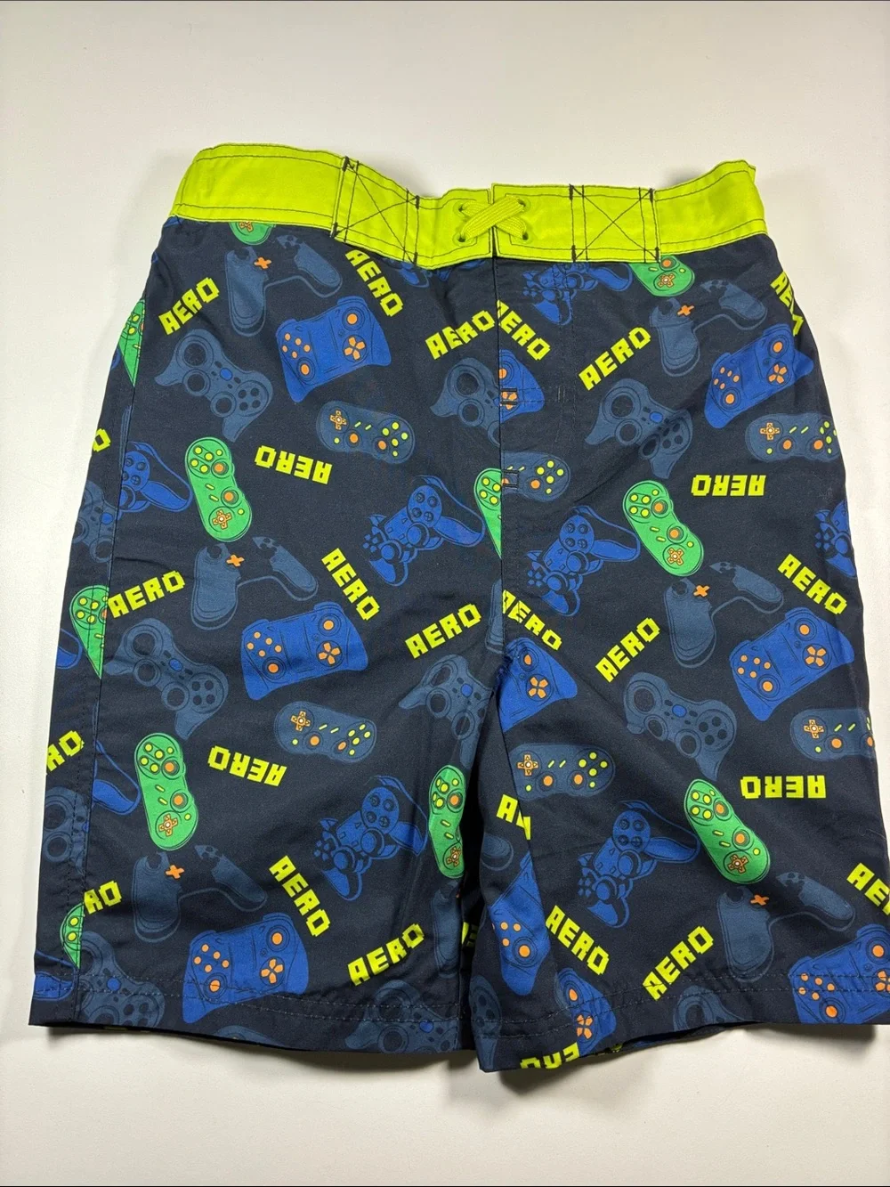 NWOT Aeropostale Neon Yellow & Black Boys' Rash Guard Set, size 10
